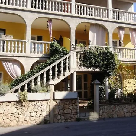 Cozy Garden With Terrace And Bbq - Classic One Bedroom Black * Vodice