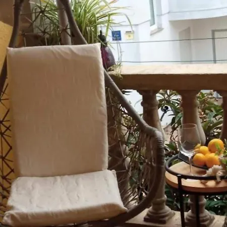 Cozy Garden With Terrace And Bbq - Classic One Bedroom Black Apartman *