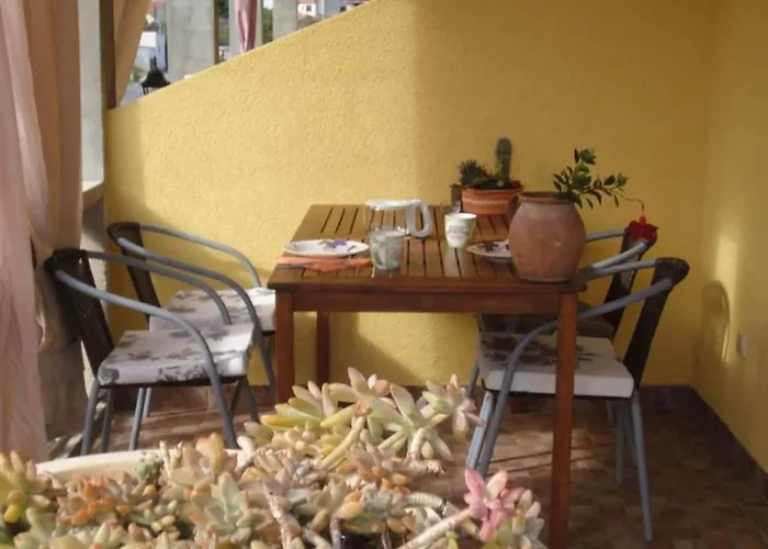 Apartman Cozy Garden With Terrace And Bbq - Classic One Bedroom Black Vodice